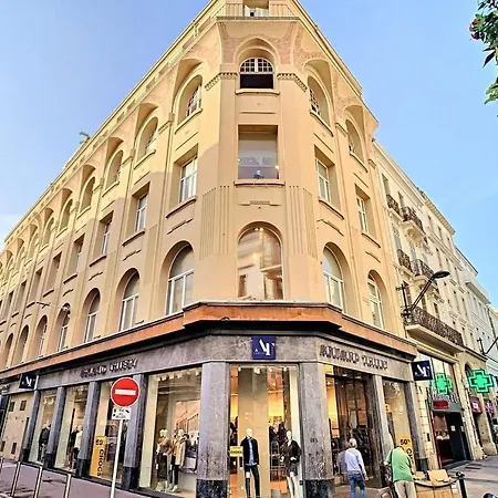 Upstays Palais Center 14m